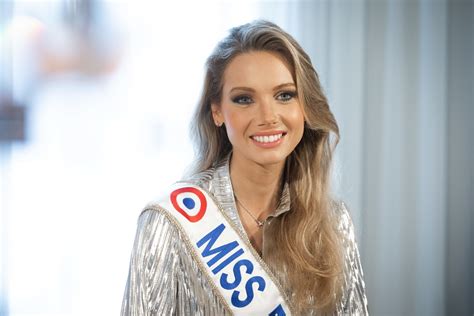 Amandine Petit Miss France 2021 Se Dévoile Dans Un Maillot De Bain