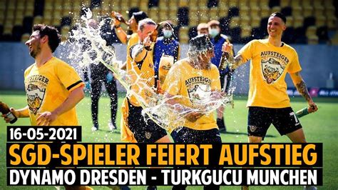 Dynamo Spieler Feiert Aufstieg Dynamo Dresden Türkgücü München 40