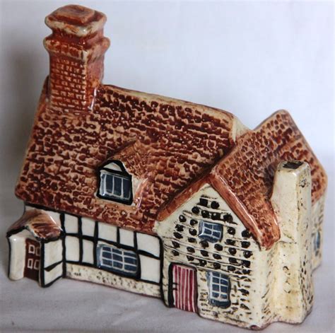 Curio Ts John Putnam Heritage House 17th C Cottage With Dovecote