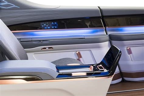 MESO – Yanfeng: Kinetic seat and media elements for autonomous car concept