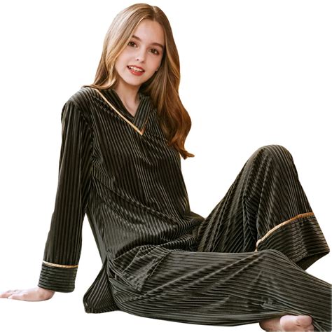 2018 New Arrival Women Twinset Velour Pajamas Set Long Sleeve Leng Pants V Neck Sleepwear Autumn