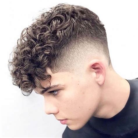 With so many trendy boys haircuts to choose from, picking just one of these cool hairstyles to get can be a challenge. 27 nouveaux hommes de coiffure,Quel que soit le style que ...
