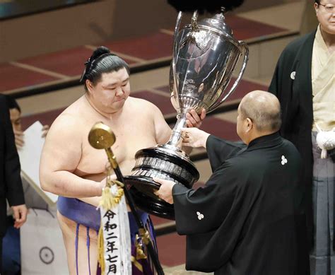 Sumo Autumn Basho Shodai First Victory 011 Japan Forward