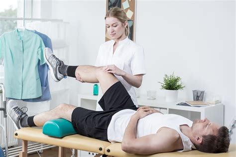 5 Things to Know About a Physical Therapist Job Description