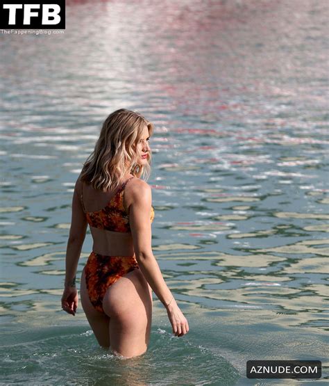 Sarah Jayne Dunn Displays Her Sexy Body In A Bikini On The Beach In