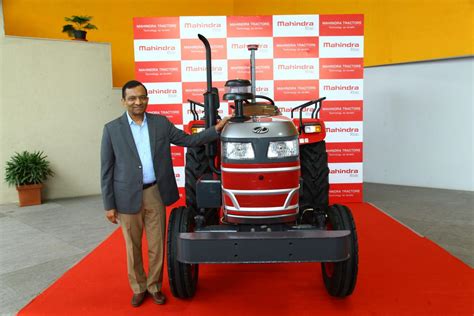 Mahindra Unveiled Its First Ever Driverless Tractor In India First