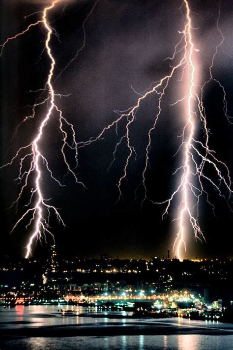 Lightning Storm Over Nyc By Dilznacka New York City Usa Lightning
