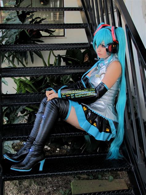 Hatsune Miku On Deviantart