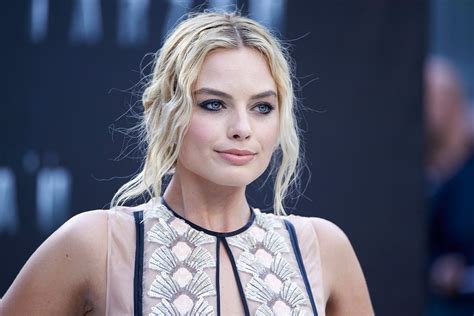 Margot Robbie Brands Controversial Vanity Fair Interview ‘really Weird