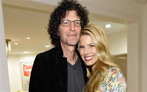 Howard Stern S Wife Beth Ostrosky Stern And Their Love Story Parade