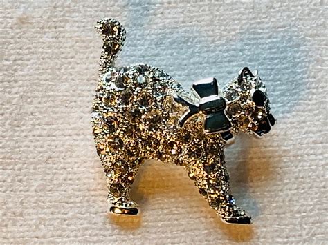 Vintage Kitty Cat Pin With Clear Crystals And A Black Crystal Etsy