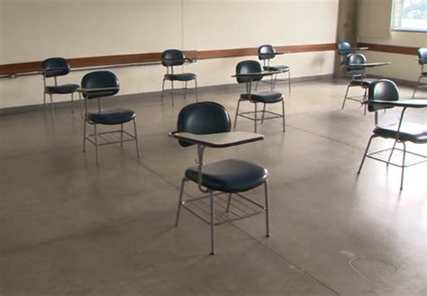 O sucesso da aula presencial depende muito da inspiração do professor naquele dia, e a vantagem da boa aula remota é legenda da foto, preparar volta às aulas presenciais preocupa especialistas. Universidades estão autorizadas a voltar com aulas ...