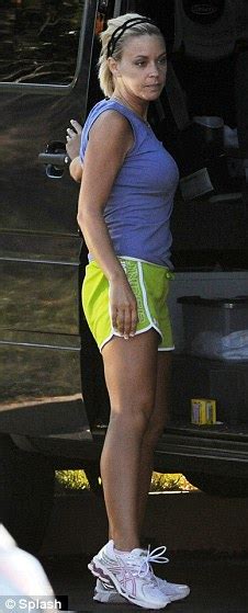 Kate Gosselin Wears Florescent Shorts On The School Run Daily Mail Online