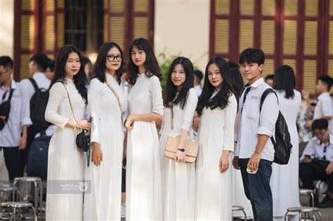 Nữ Sinh Trường Trần Phú Lưu Lại Những Khoảnh Khắc Xuất Thần Trong Ngày Bế Giảng Cuối Cấp Guuvn