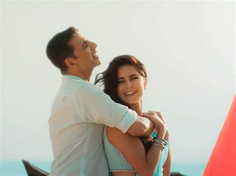 Akshay Kumar Romances Katrina Kaif In Sooryavanshis Mere Yaaraa Song