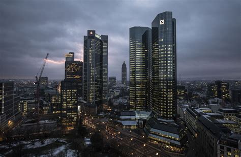 Deutsche bank will offer the best banking service across the globe and it was established in 1870. Deutsche Bank, het 'Goldman Sachs van Europa', vecht voor ...