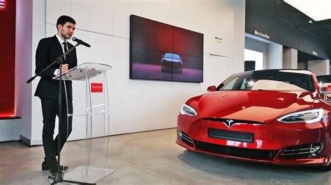 Compania își propune să finanțeze 300 de automobile tesla în românia, în 2021. Tesla a inaugurat primul showroom în București - Oglindadeazi.ro
