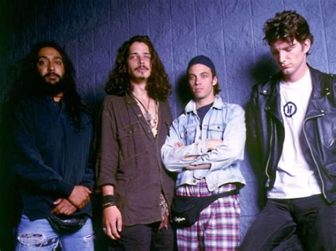 Ten Best Grunge Bands Of All Time Spinditty