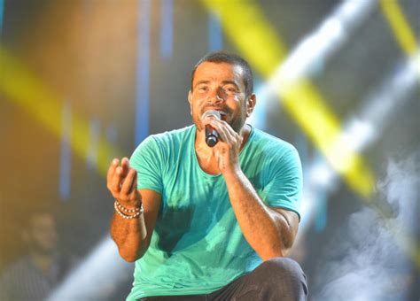 يستعد خلال هذه الفترة من أجل طرح الألبوم رقم 31 فى تاريخه الغنائى. بالفيديو - عمرو دياب يطرح أغنيته الجديدة "يتعلموا" | في الفن