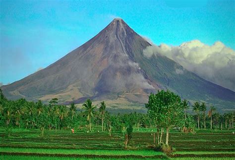 Phivolcs Raises Alert Level At Rumbling Mayon Volcano After Rockfall