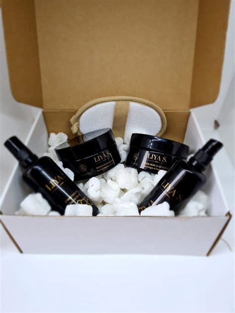 Arrosages à l'eau tantôt chaude tantôt plus fraîche, gommage au gant, séances de savonnage et. Coffret Rituel du Hammam n°2 Liya S. cosmétique Bio et Naturel