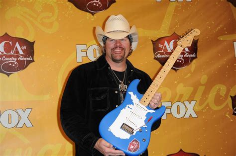 Toby Keith Will Return To Tv At Peoples Choice Country Awards Hank Fm