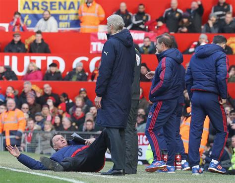 Louis Van Gaal Dive - leafonsand