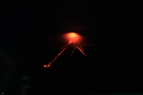 Thousands Flee As Lava Flows Down Mayon Volcano Philippine Primer