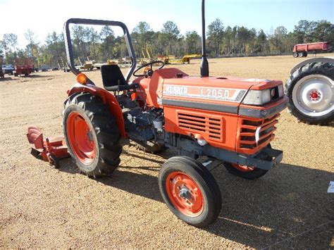 Kubota L2050 Farm Tractor