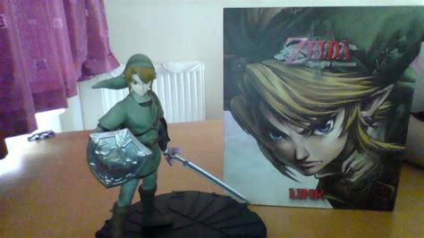 While all links tend to be fairly lean, this particular link is notably more muscular than typical, likely a result of his life as a farmhand. Legend of Zelda: Twilight Princess - Link Statue Unboxing ...