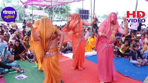 जिला मैनपुरी में इटावा से आयी तीनो भाभियों ने अपने मनपसंद गाने पर किया सुपरहिट डांस roli baghel