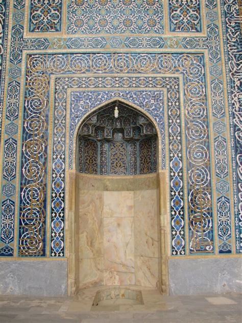 مسجد جامع کرمان ویژگی‌ها، معماری دستی بر ایران