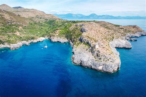 Appartamenti (24) affittacamere e b&b (4) hotel (7) altro (2). Marina di Camerota, il social post