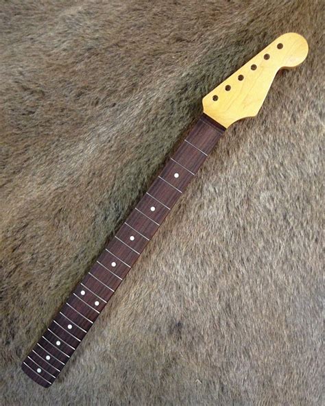 Guitarslinger Products Vintage Fender® Lic 1962 69 Strat ® Neck