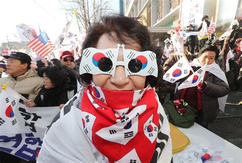 아스팔트 태극기부대 비판에 김종인 반응은. 태극기부대 머스트해브 아이템 - 오픈이슈갤러리 - 인벤