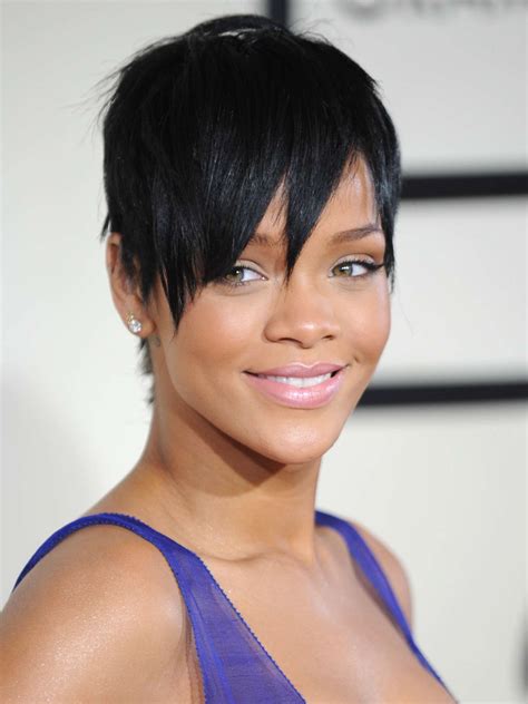 Rihannas Best Hairstyles And Cuts Through The Years