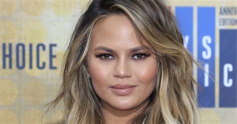 Shady Things About Chrissy Teigen That Everyone Just Ignores