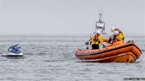 Redcar Rnli Lifeboat Rescues Maiden Voyager Bbc News