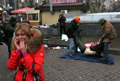 13 Highly Disturbing Pictures From Clashes In Ukraine Business Insider