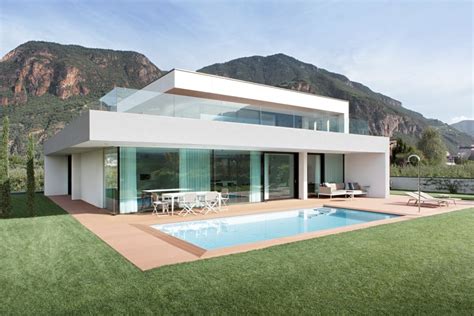 desain kolam renang minimalis  rumah mewah