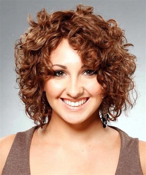 Cute Short Haircuts For Thick Wavy Hair And Round Faces Combine With Best Outfit Hairstyle