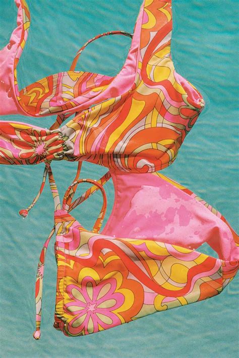 Hailee Steinfelds Frankies Bikinis Collaboration Included 70s