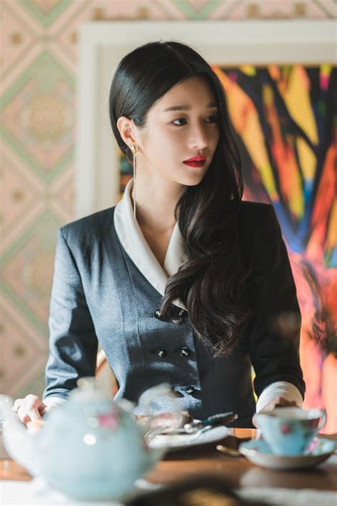 She debuted in cable channel tvn's sitcom potato star 2013qr3. 6 bước trang điểm thành nàng "điên nữ" xinh đẹp Seo Ye Ji ...
