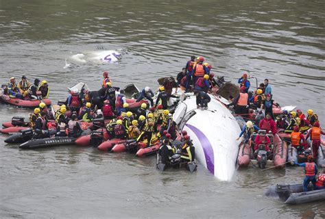 23 Killed As Transasia Airways Plane Crashes In Taiwan Bellanaija