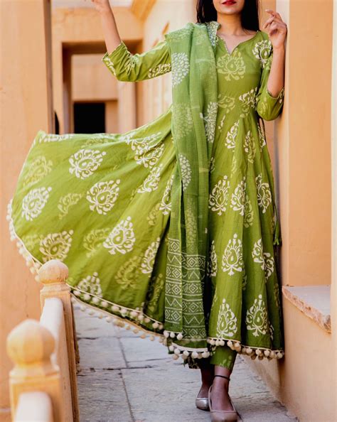 pakistani outfits pakistani fashion indian outfits ethnic fashion indian fashion salwar