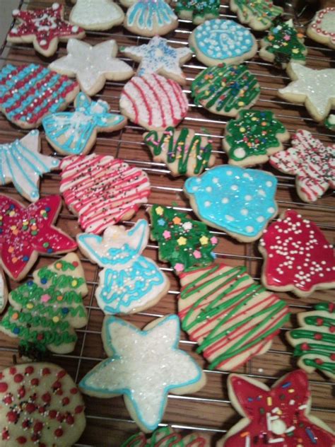 It is sometimes listed in royal icing recipes, but it is not available all over the world. 1 cup confectioner's sugar, sifted 2 teaspoons milk 2 ...