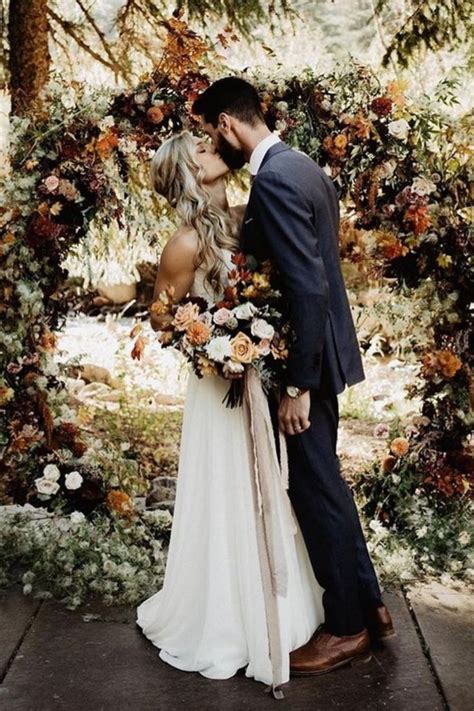 sunset dusty orange wedding color ideas #weddings #weddingideas #