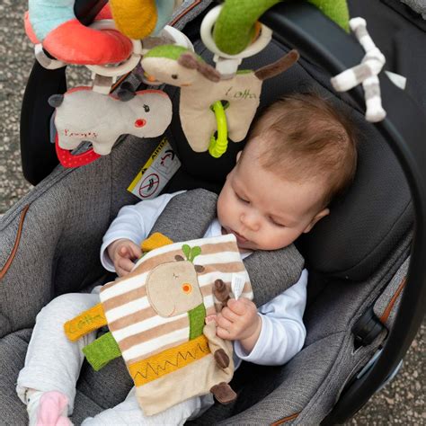 Kommt ein baby zur welt, besitzt es bereits zahlreiche reflexe, die sich schon im mutterleib ausgebildet haben. Activity-Rascheltuch zum Aufhängen mit spannenden ...