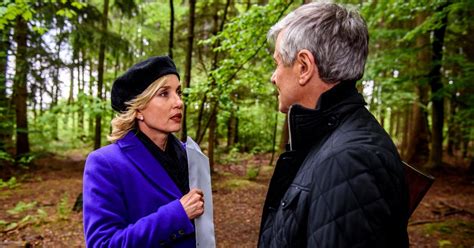 Maja gelingt es, unentdeckt ein foto von einem kuss zwischen ariane und erik zu machen, und lässt es werner anonym zukommen. Sturm Der Liebe Gestern Verpasst : Sturm der Liebe - alle ...