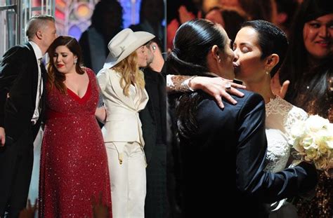 Watch Queen Latifah And Madonna Host Mass Wedding At The Grammys 9celebrity
